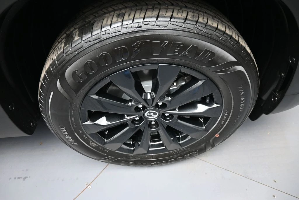2025 Mazda CX-50 - Image 13 of 31