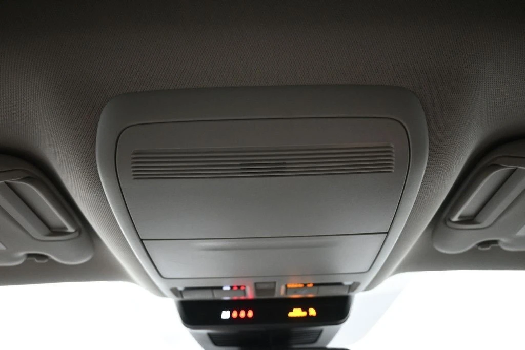2025 Mazda CX-50 - Image 17 of 31