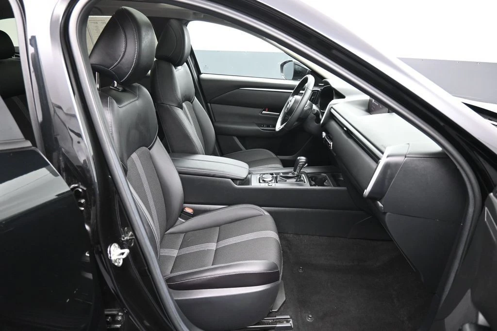 2025 Mazda CX-50 - Image 25 of 31