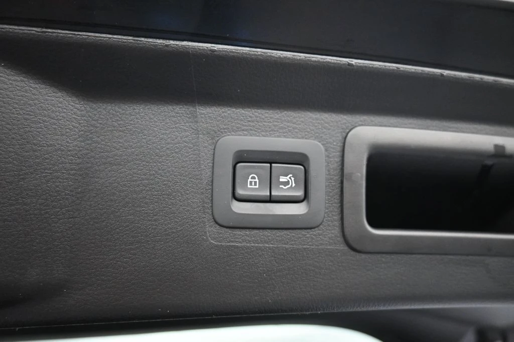 2025 Mazda CX-50 - Image 23 of 31