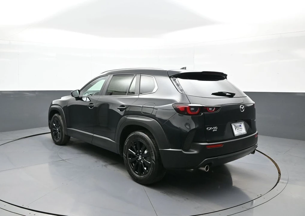 2025 Mazda CX-50 - Image 8 of 31