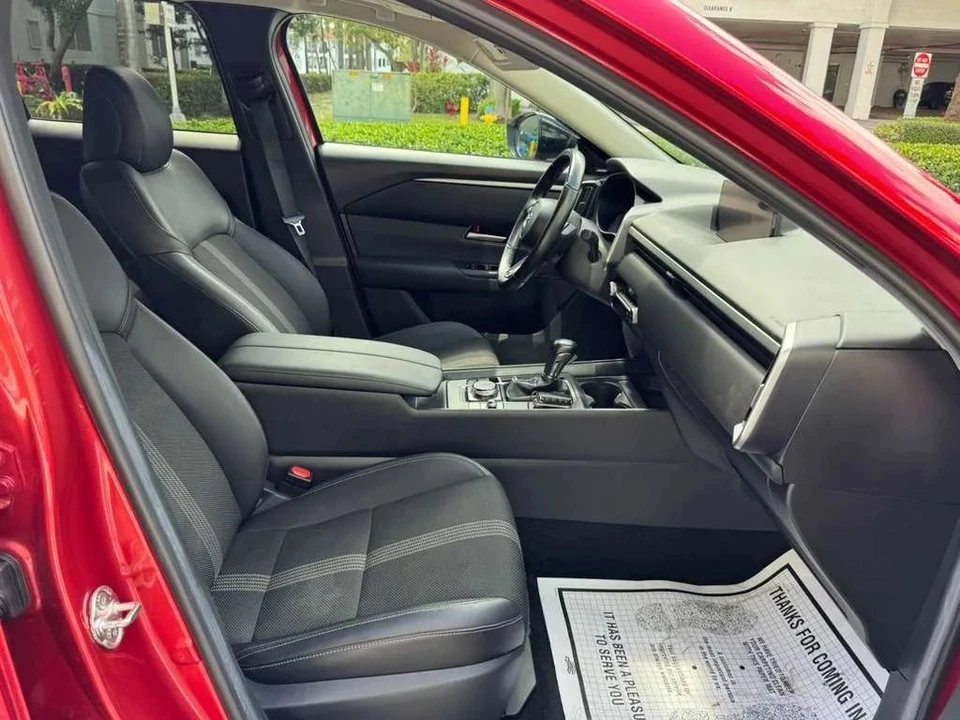 2025 Mazda CX-50 - Image 8 of 12