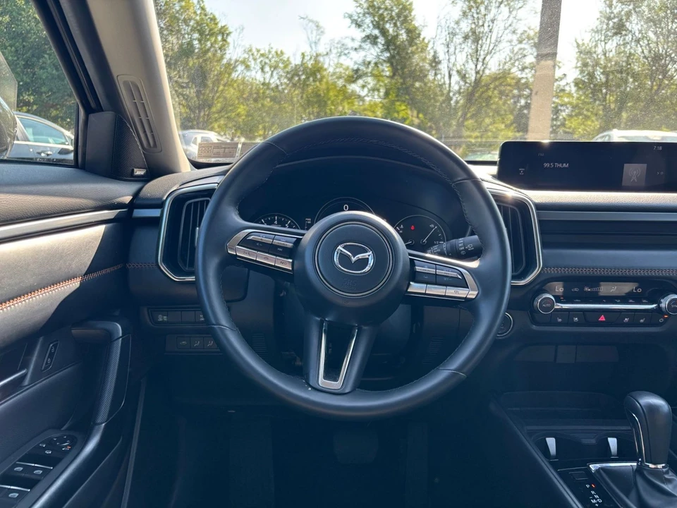 2025 Mazda CX-50 - Image 24 of 31