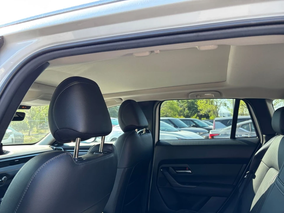 2025 Mazda CX-50 - Image 25 of 31