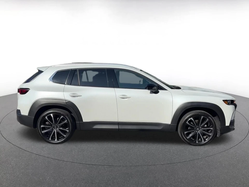 2025 Mazda CX-50 - Image 13 of 31