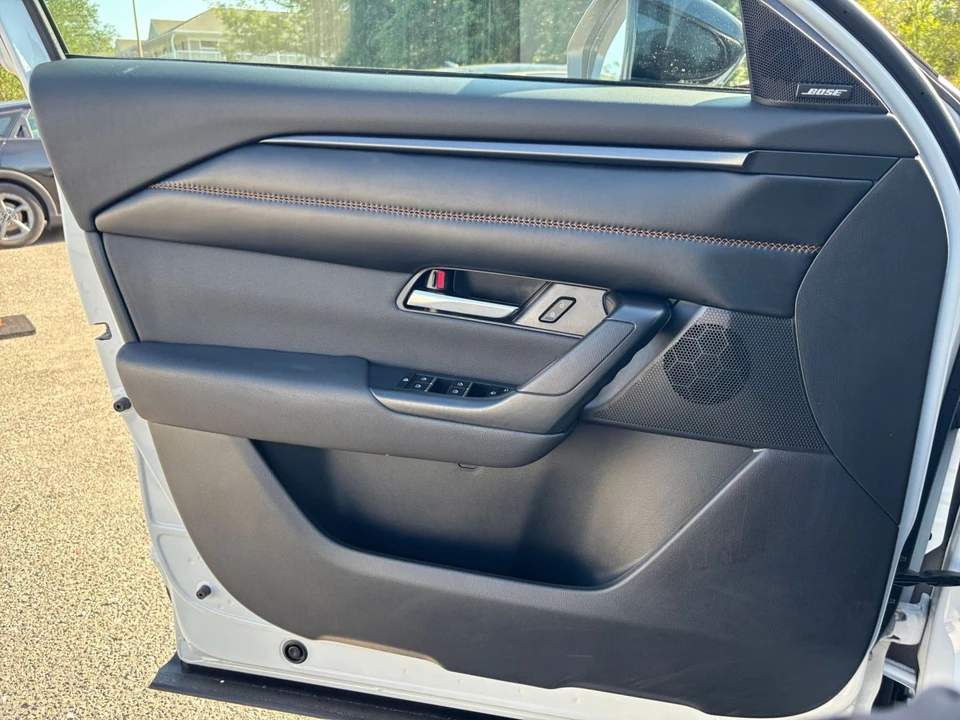 2025 Mazda CX-50 - Image 15 of 31