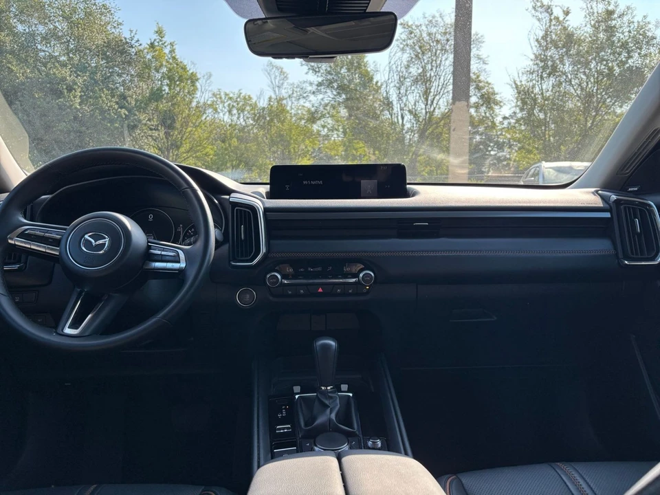 2025 Mazda CX-50 - Image 14 of 31