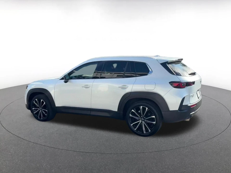 2025 Mazda CX-50 - Image 7 of 31