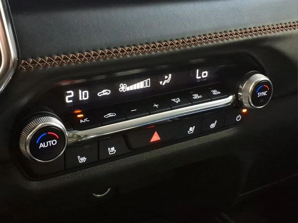 2025 Mazda CX-50 - Image 9 of 31