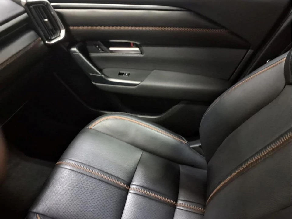2025 Mazda CX-50 - Image 27 of 31