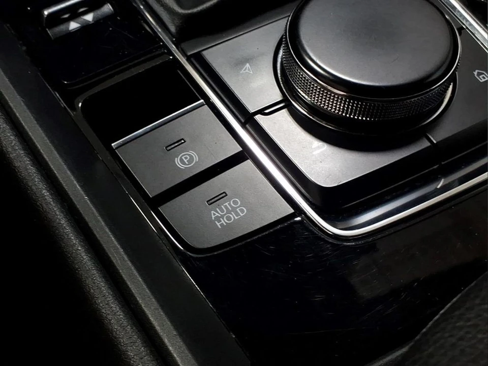 2025 Mazda CX-50 - Image 14 of 31