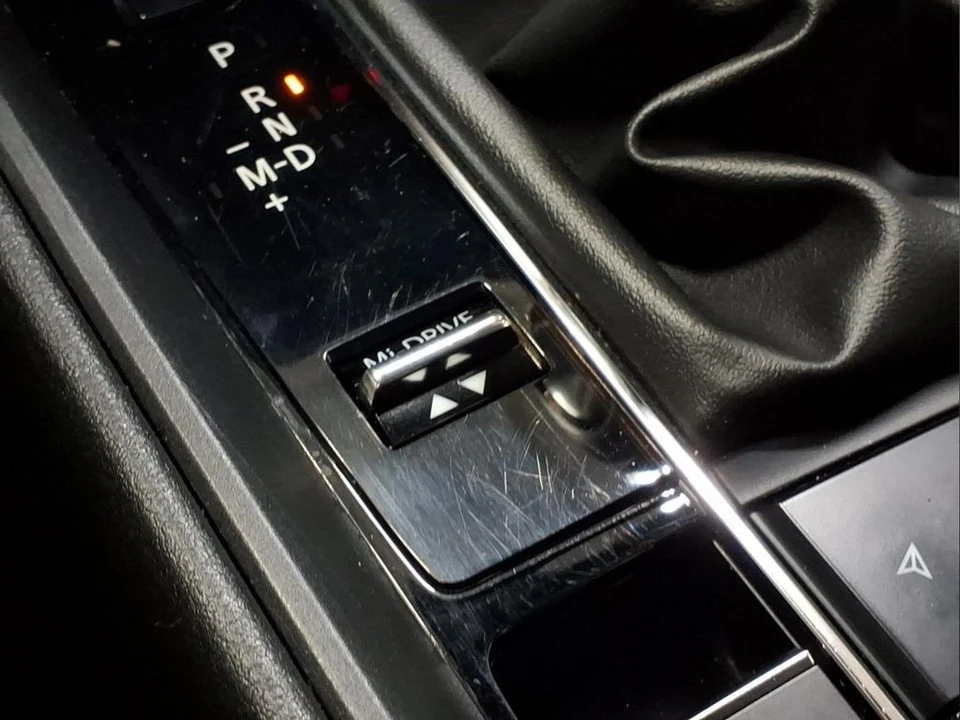 2025 Mazda CX-50 - Image 13 of 31
