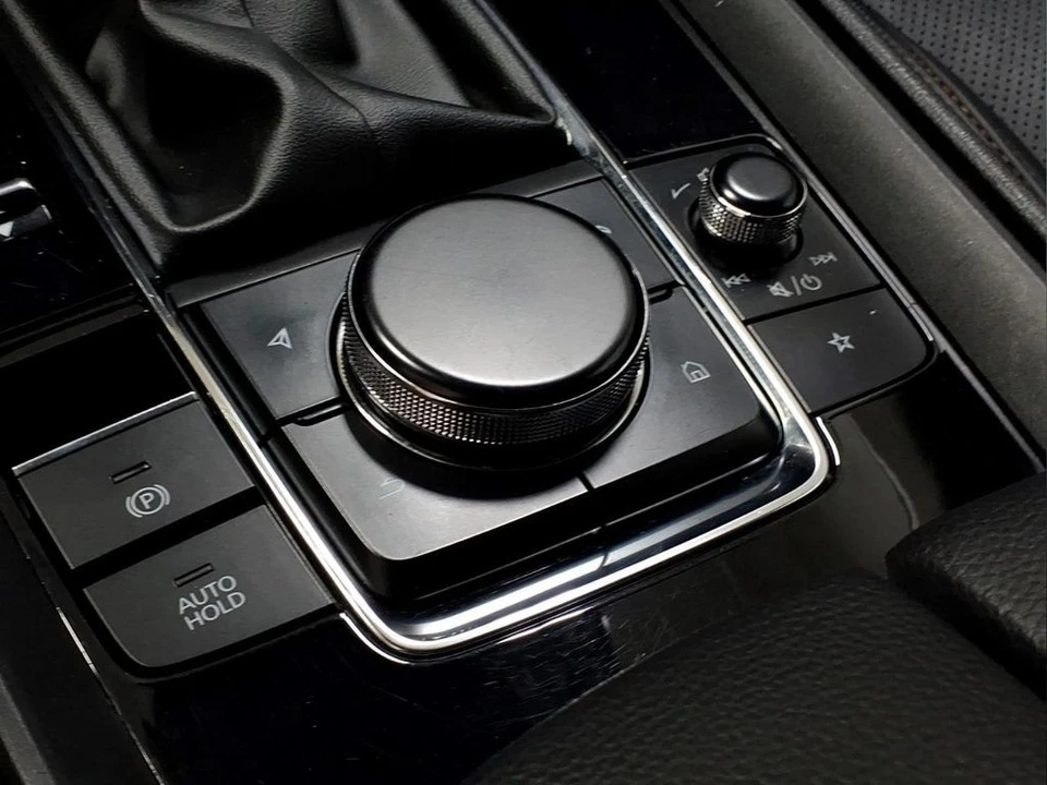 2025 Mazda CX-50 - Image 15 of 31