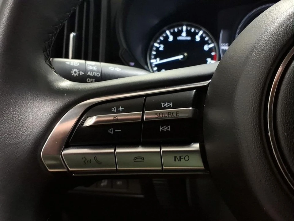2025 Mazda CX-50 - Image 24 of 31
