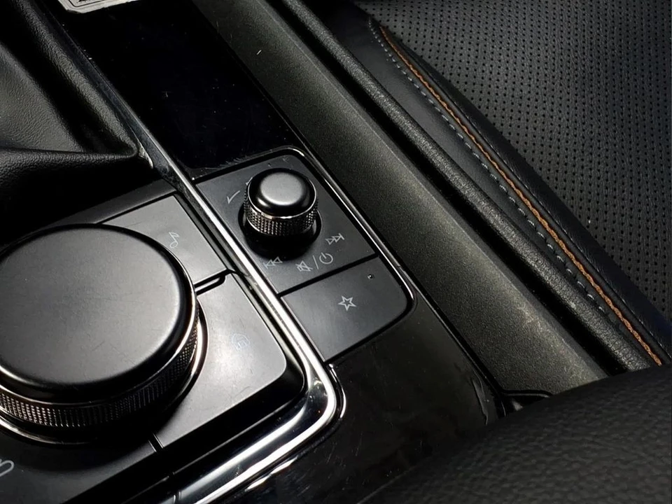 2025 Mazda CX-50 - Image 16 of 31