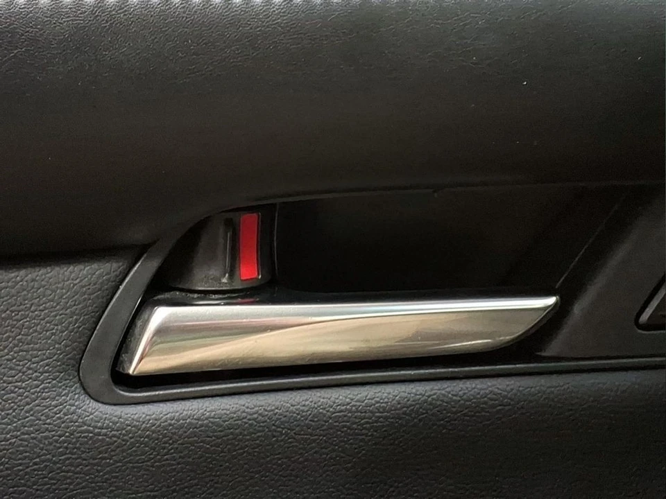 2025 Mazda CX-50 - Image 18 of 31