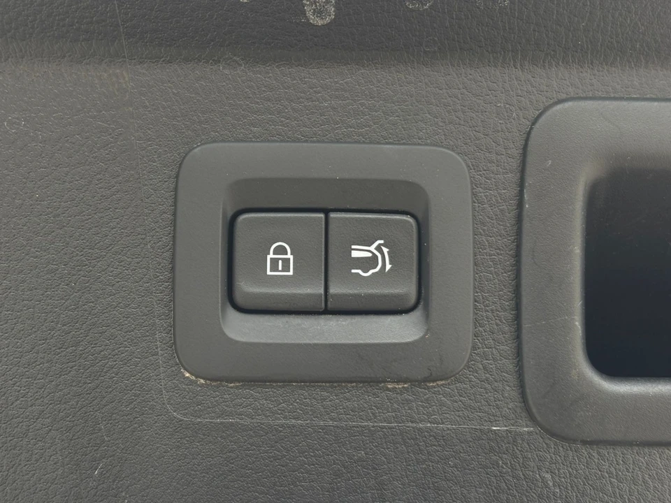 2025 Mazda CX-50 - Image 21 of 31