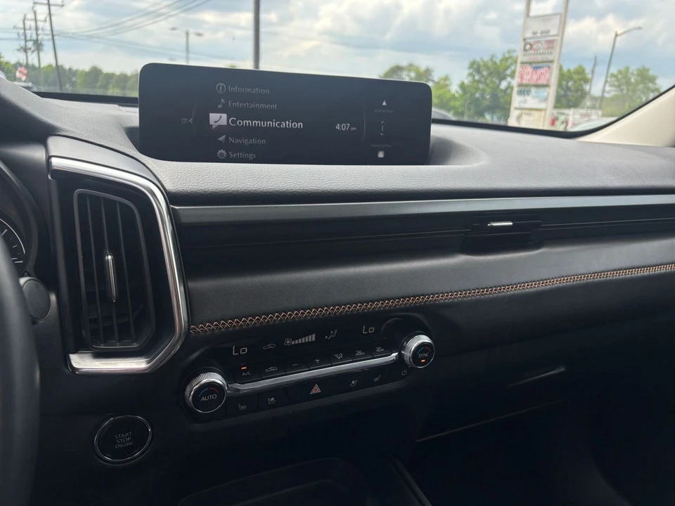 2025 Mazda CX-50 - Image 18 of 31
