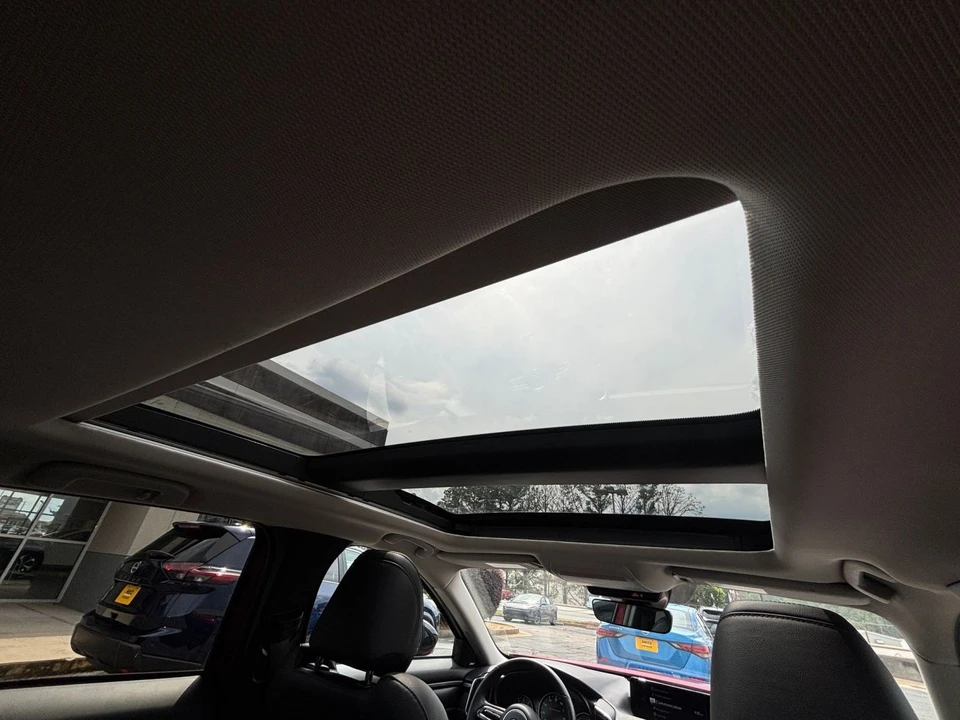 2025 Mazda CX-50 - Image 27 of 31