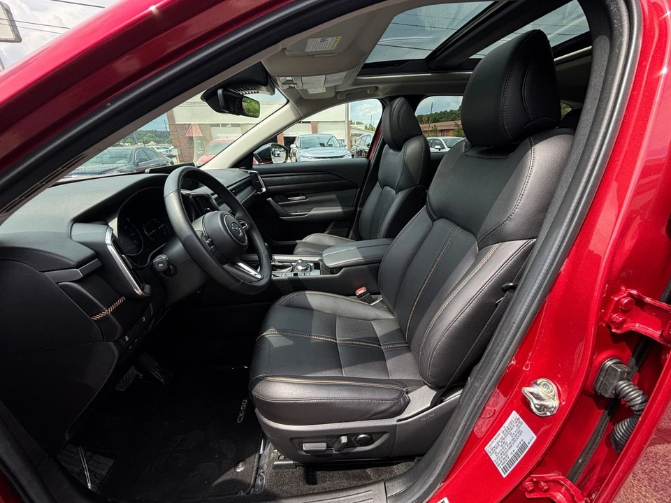 2025 Mazda CX-50 - Image 25 of 31