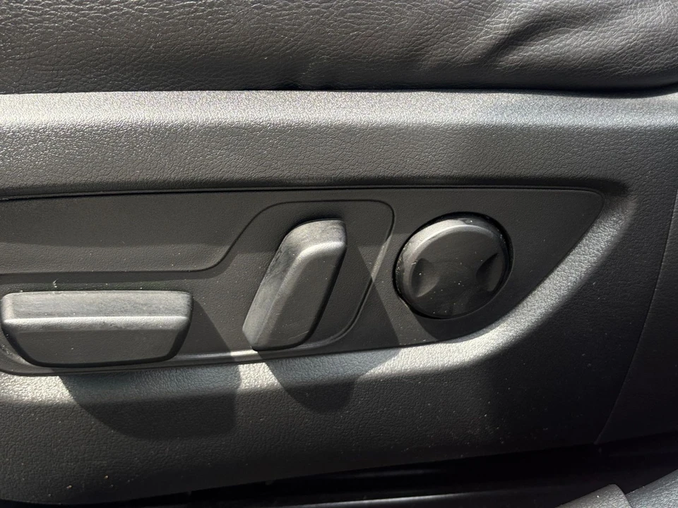 2025 Mazda CX-50 - Image 20 of 31