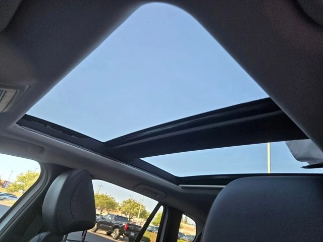 2025 Mazda CX-50 - Image 17 of 26