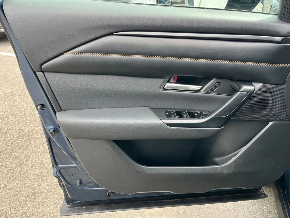 2025 Mazda CX-50 - Image 20 of 31