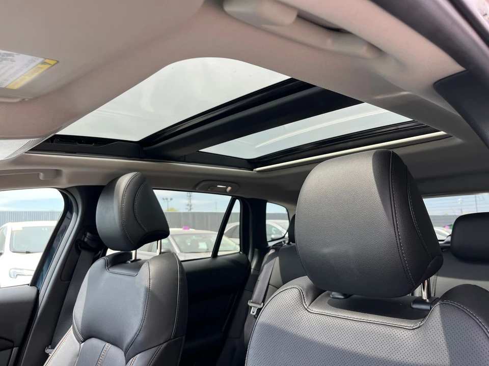 2025 Mazda CX-50 - Image 25 of 31