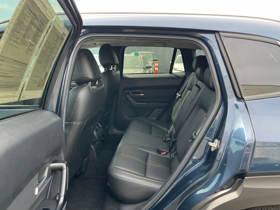 2025 Mazda CX-50 - Image 24 of 31