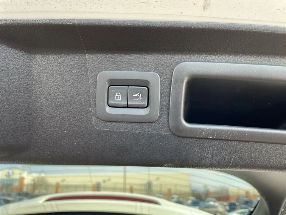 2025 Mazda CX-50 - Image 19 of 31