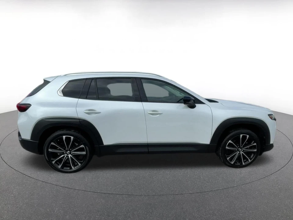 2025 Mazda CX-50 - Image 13 of 31