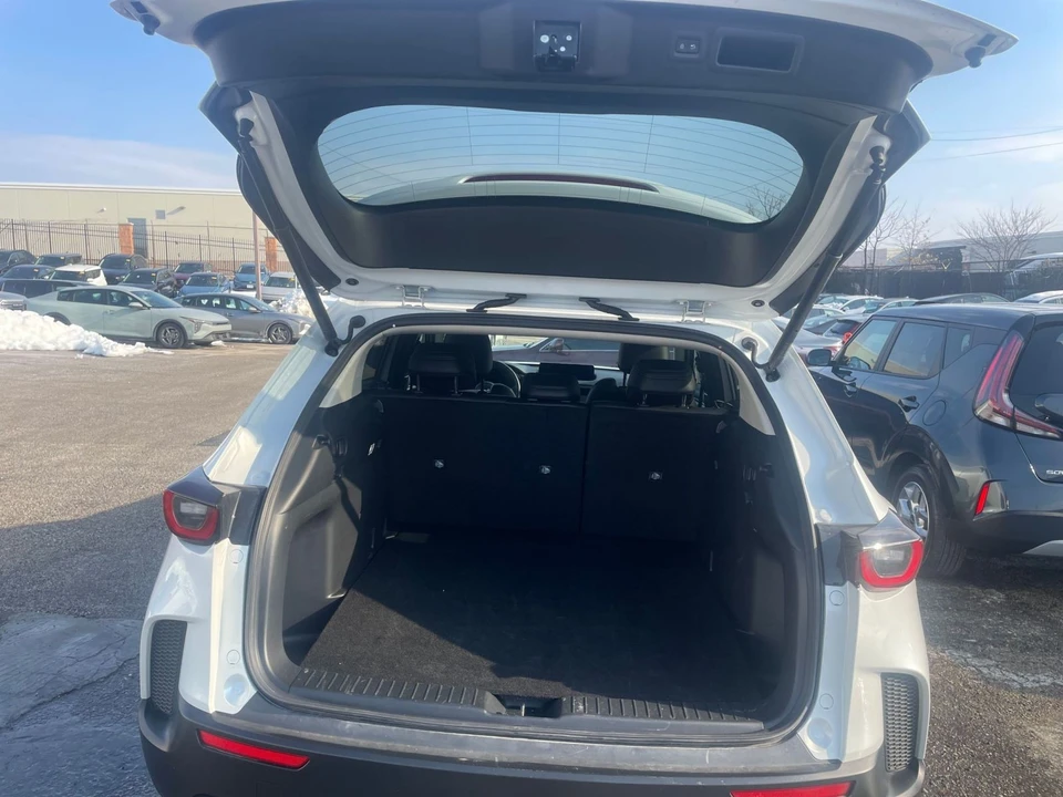 2025 Mazda CX-50 - Image 28 of 31