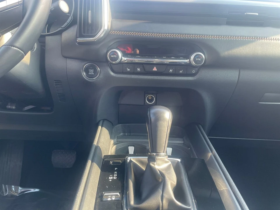 2025 Mazda CX-50 - Image 14 of 31