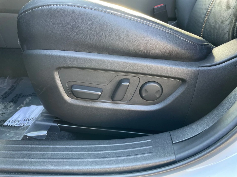 2025 Mazda CX-50 - Image 18 of 31