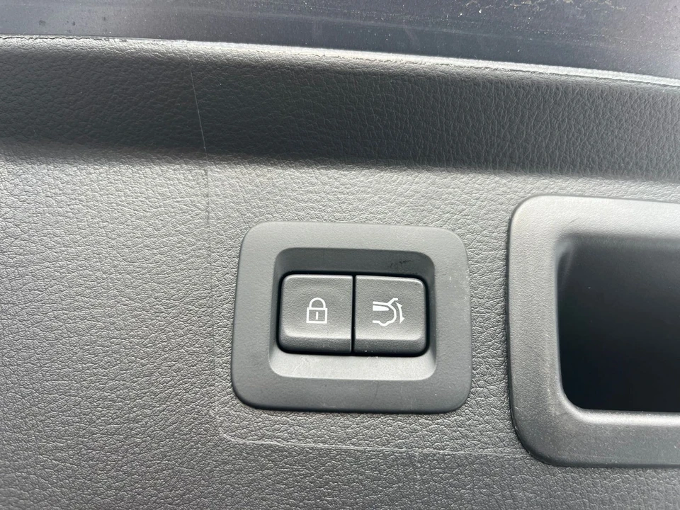 2025 Mazda CX-50 - Image 19 of 31