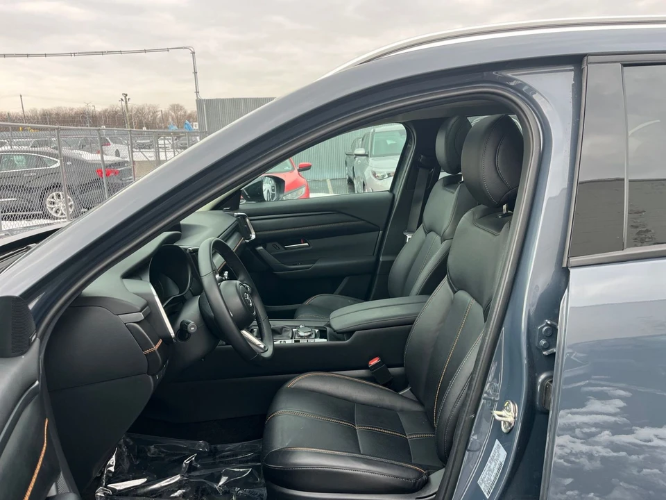 2025 Mazda CX-50 - Image 23 of 31