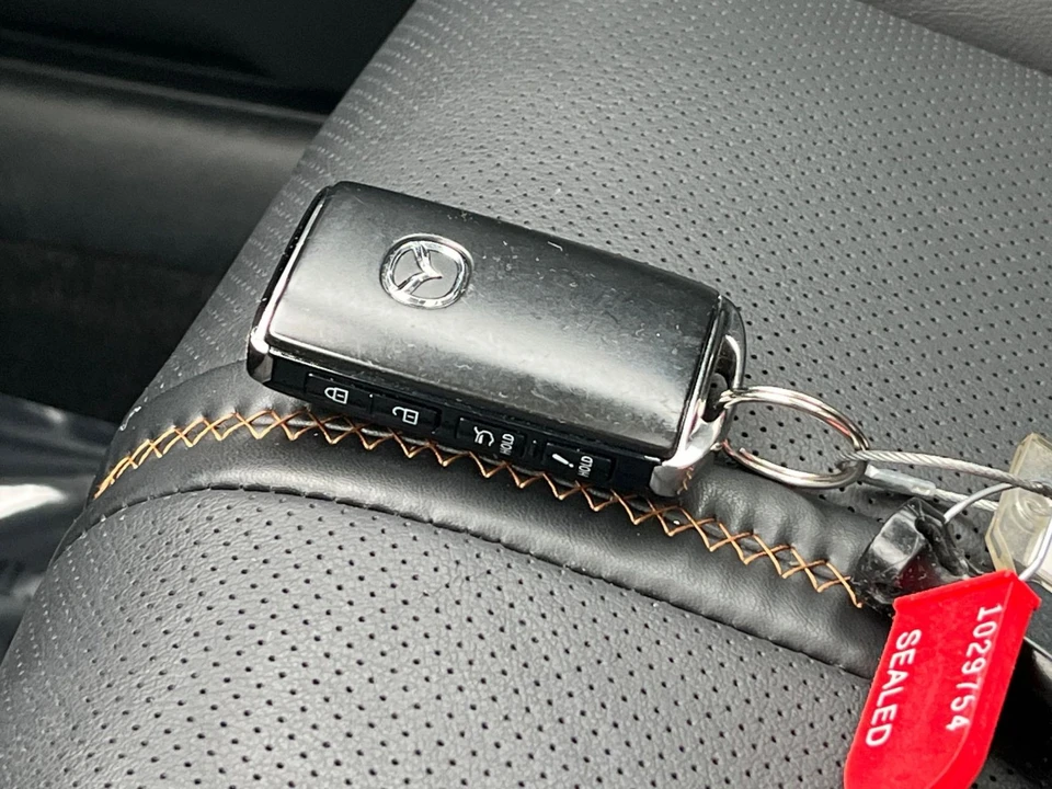 2025 Mazda CX-50 - Image 17 of 31