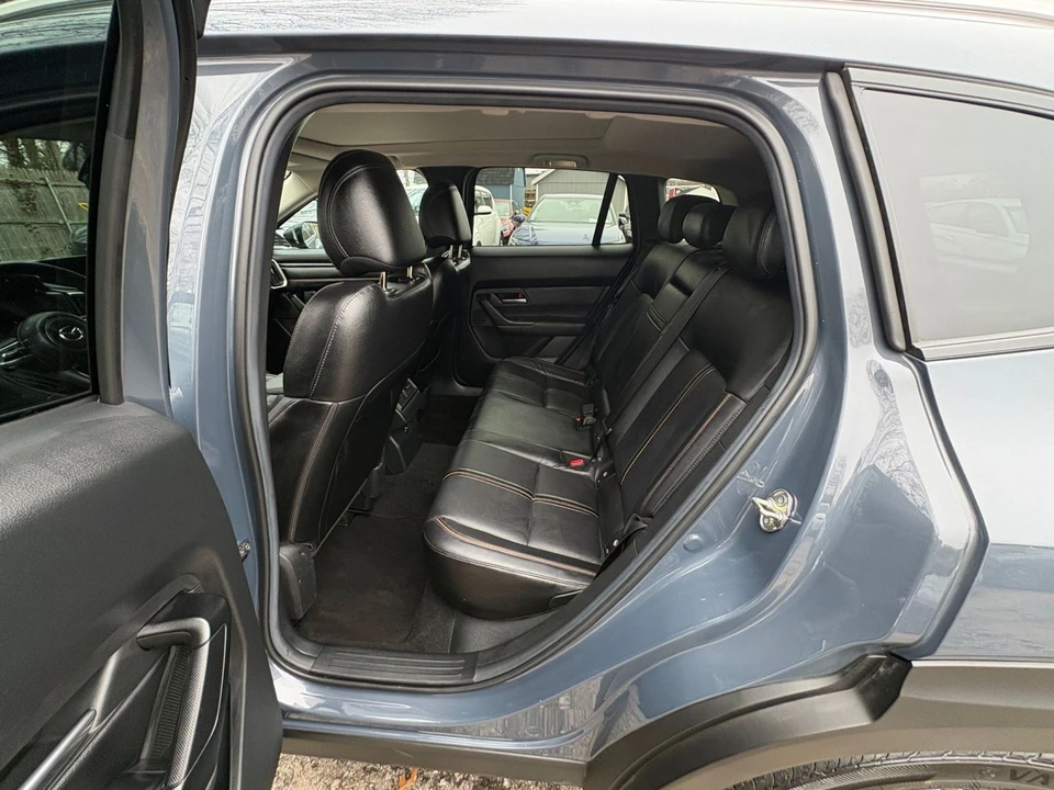 2025 Mazda CX-50 - Image 19 of 31