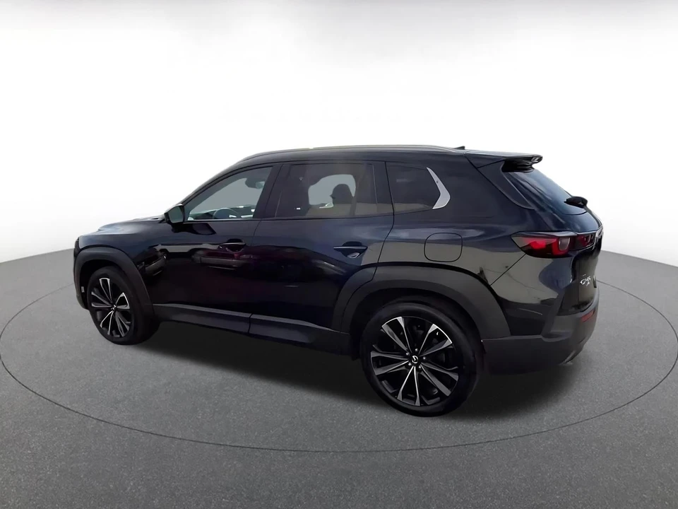 2025 Mazda CX-50 - Image 8 of 31