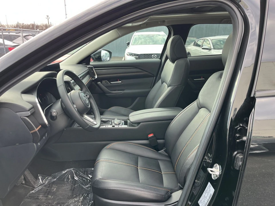 2025 Mazda CX-50 - Image 23 of 31