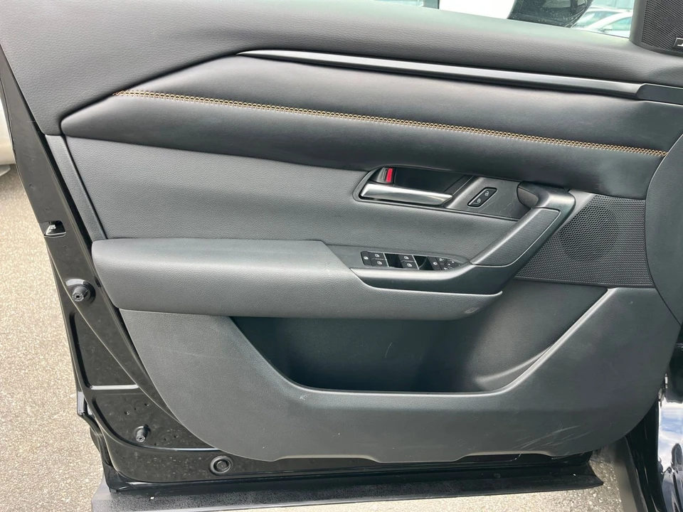 2025 Mazda CX-50 - Image 15 of 31