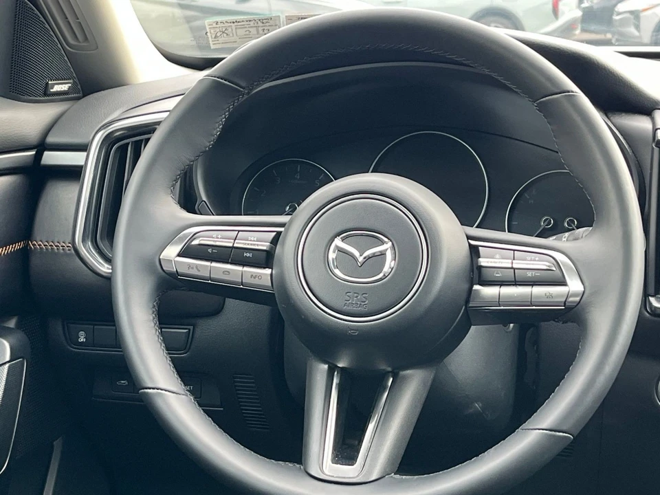 2025 Mazda CX-50 - Image 24 of 31
