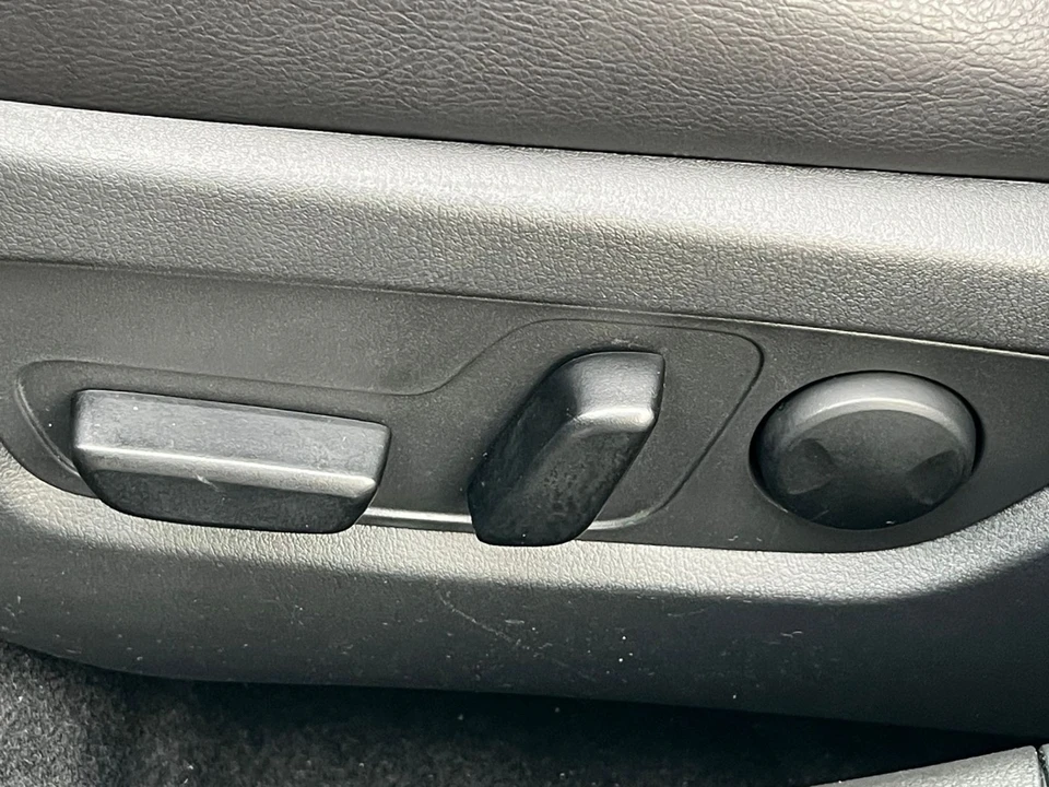 2025 Mazda CX-50 - Image 18 of 31