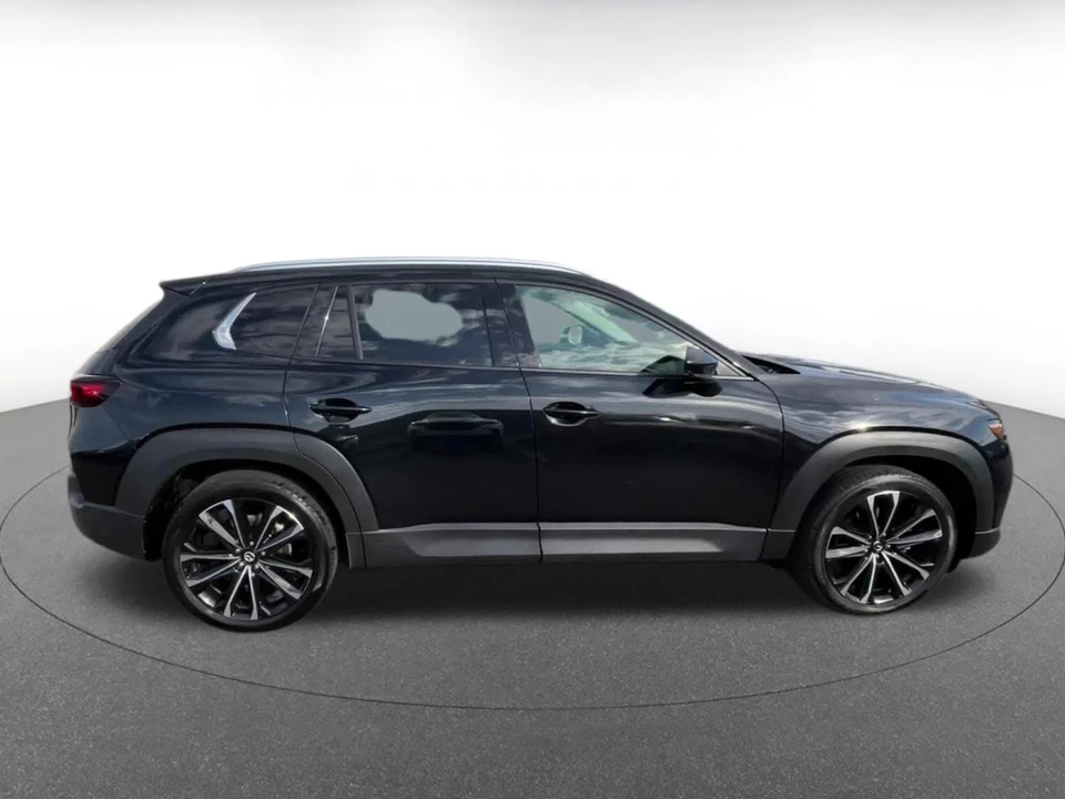 2025 Mazda CX-50 - Image 13 of 31