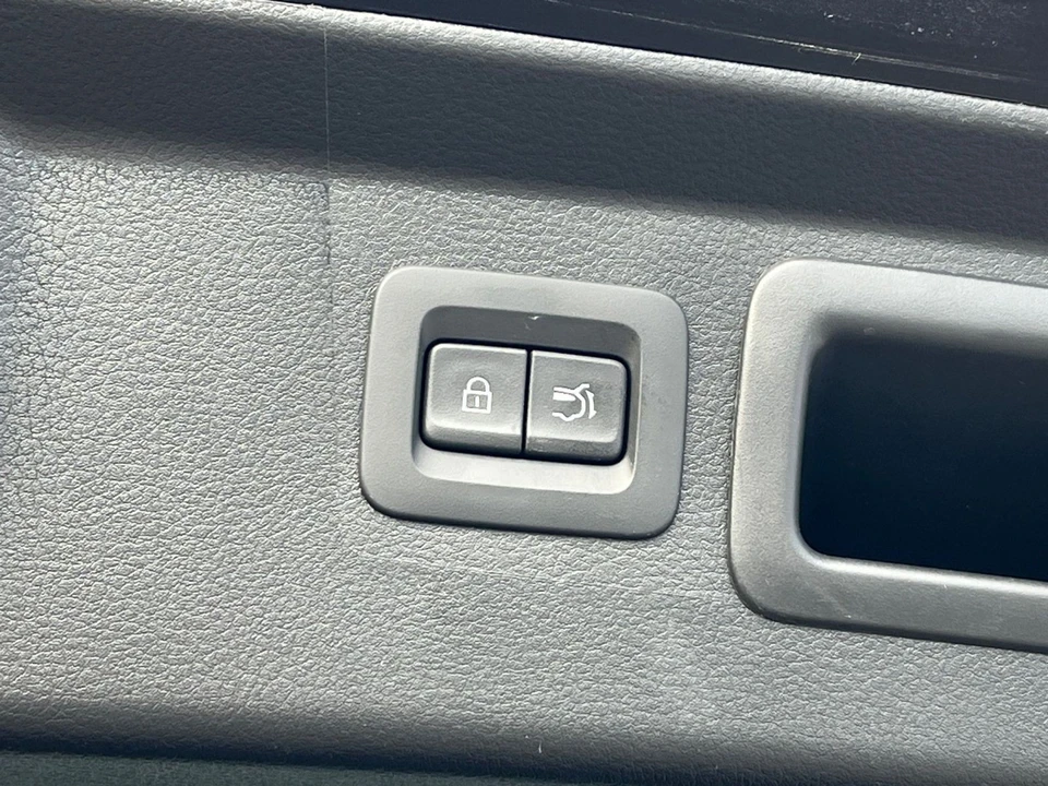 2025 Mazda CX-50 - Image 19 of 31