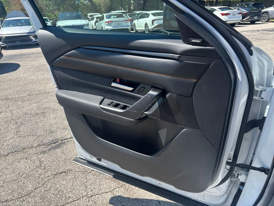 2025 Mazda CX-50 - Image 20 of 31