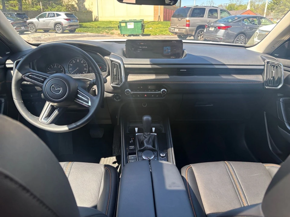 2025 Mazda CX-50 - Image 27 of 31