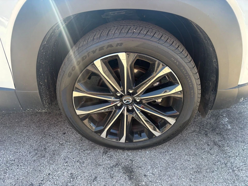 2025 Mazda CX-50 - Image 24 of 31