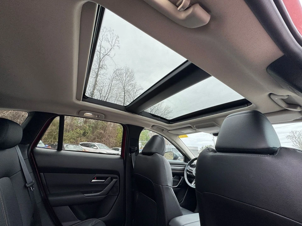 2025 Mazda CX-50 - Image 21 of 31
