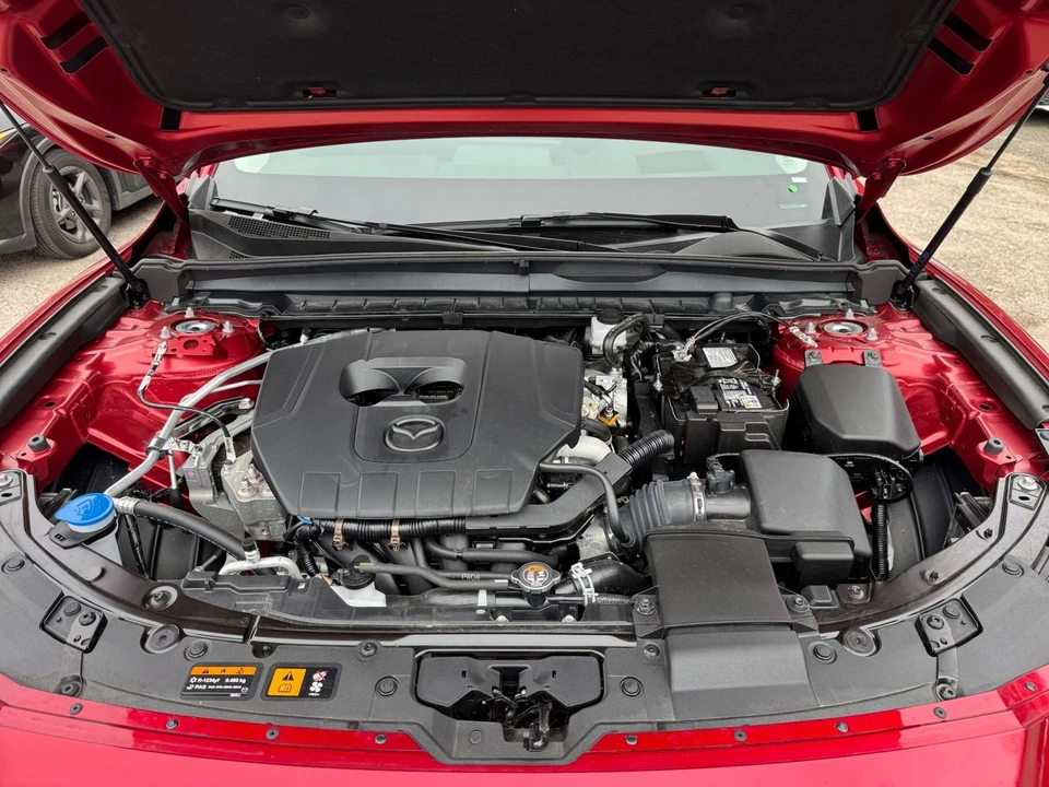 2025 Mazda CX-50 - Image 25 of 31